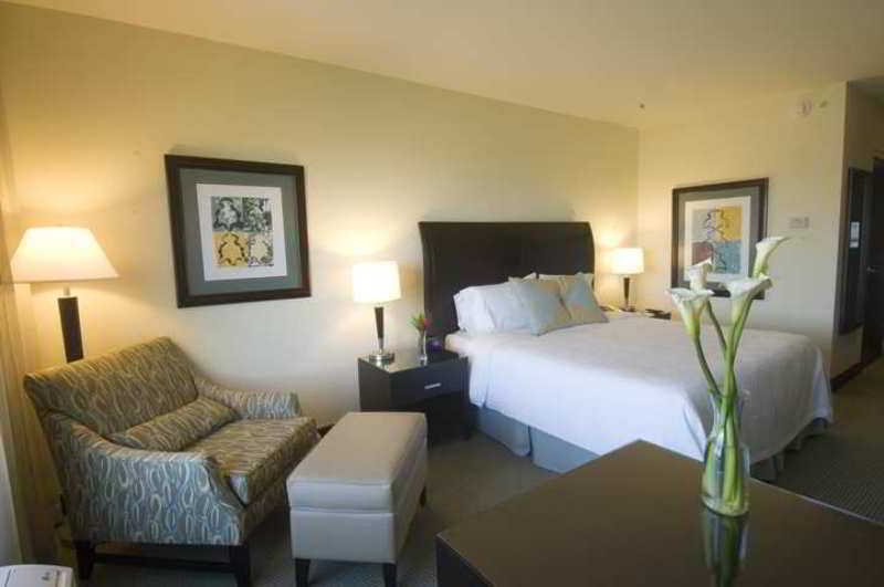 Hilton Garden Inn Guanacaste Airport Либерия Номер фото