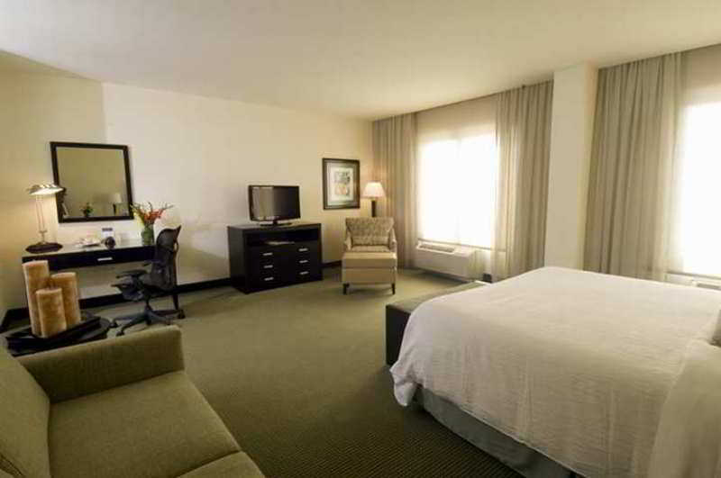 Hilton Garden Inn Guanacaste Airport Либерия Номер фото