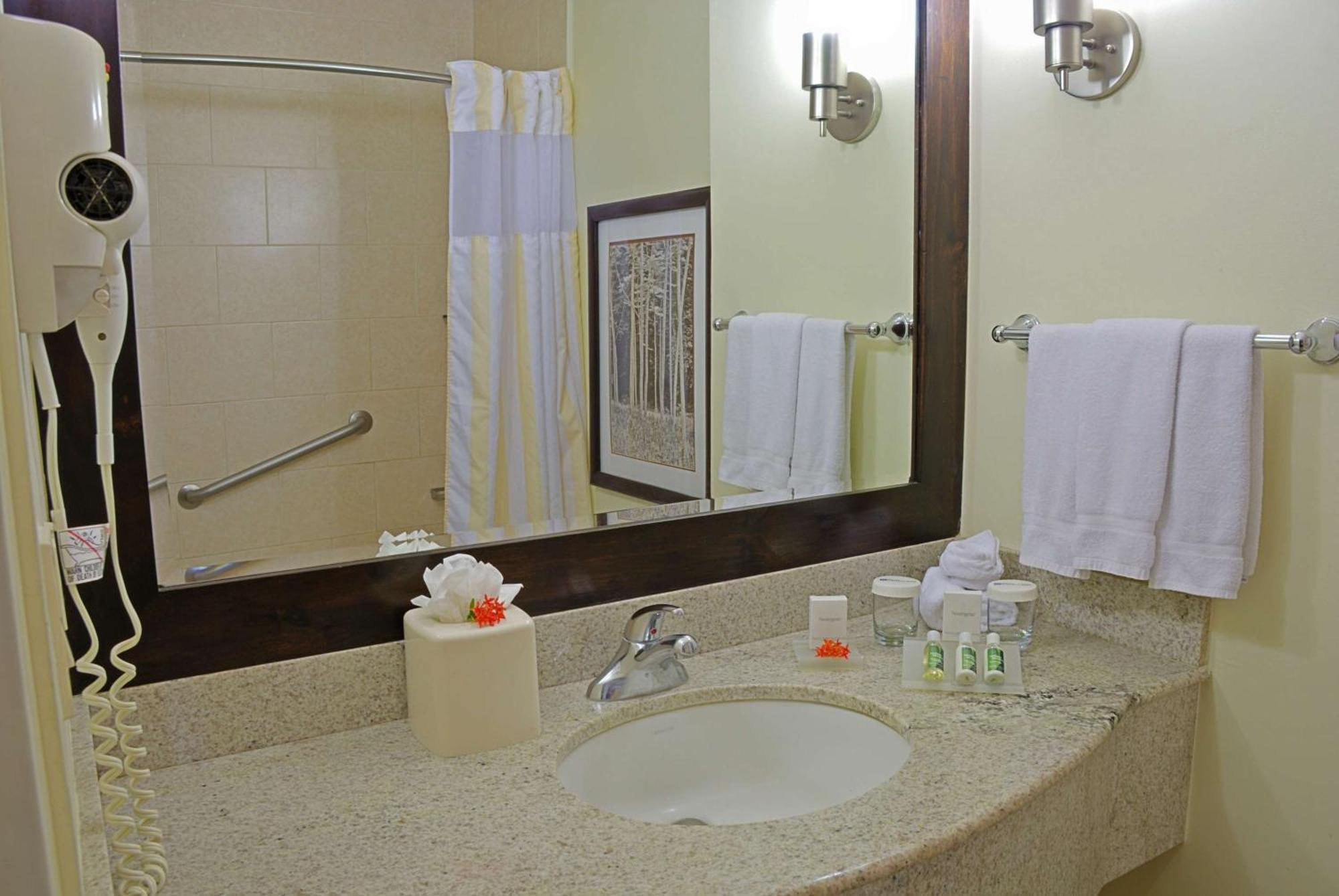 Hilton Garden Inn Guanacaste Airport Либерия Экстерьер фото