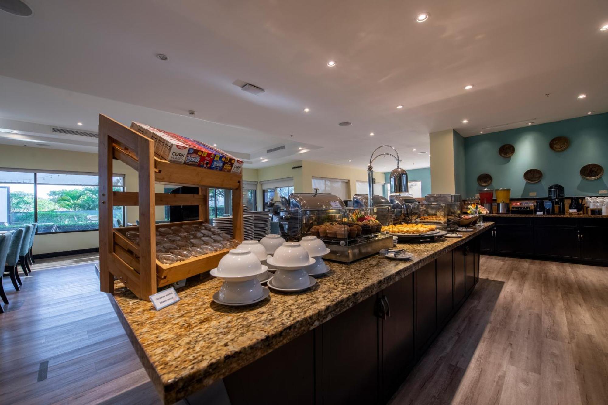 Hilton Garden Inn Guanacaste Airport Либерия Экстерьер фото